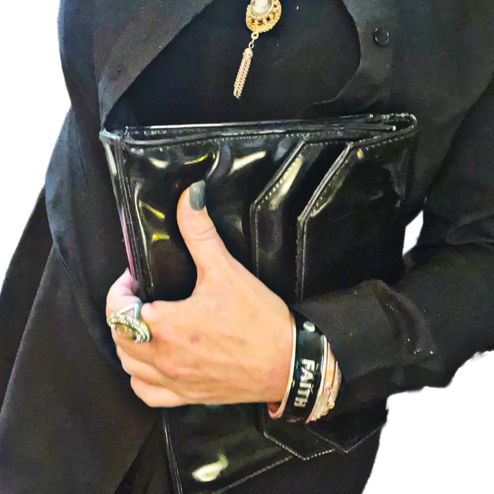 Vintage - Retro Black Fold Over Expandable Clutch
